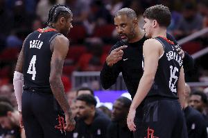 ESPN：火箭将评估年轻球员季后赛表现 若进行大交易将放弃一些人