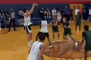 外线稳定！博主晒张博源美高比赛集锦：三分10中4砍16+5助队险胜