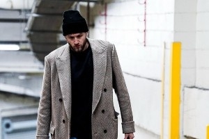 【今日NBA球员穿搭】 兰代尔大衣配冷帽 亚历山大一身黑色搭配
