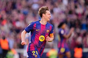 每体：德容踏上训练场进行单独训练，有望欧冠1/4决赛对阵马竞