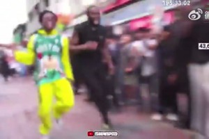 悲剧了！甲亢哥和杰伦布朗比冲刺跑 赢了比赛却伤了腿筋~