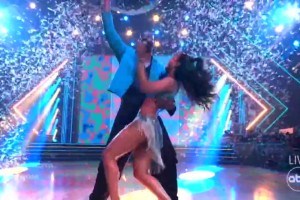 初代大胡子巴朗-戴维斯跨界参加《与星共舞》🕺这水平如何？