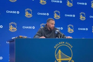 单臂炸裂补扣！克内克特盛赞：布朗尼已经不是头一回这么扣了，太漂亮了！