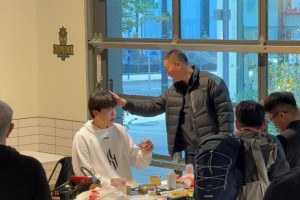 一件乔丹比赛穿过的签名球衣 能在当铺值多少钱？70万人民币？