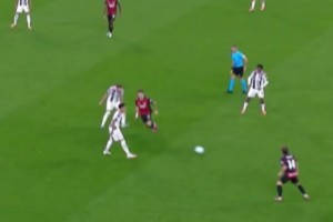 基恩梅开二度，帮助曼联在海布里球场取得胜利